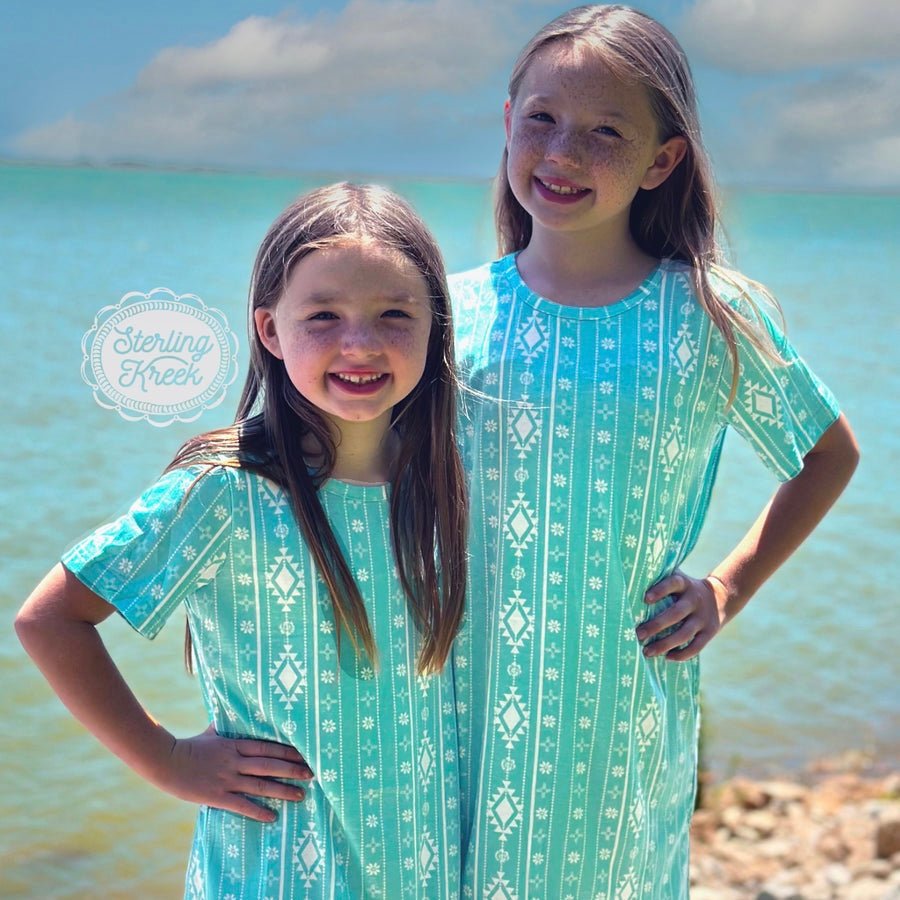 KIDS Walking In Turquoise Dress*