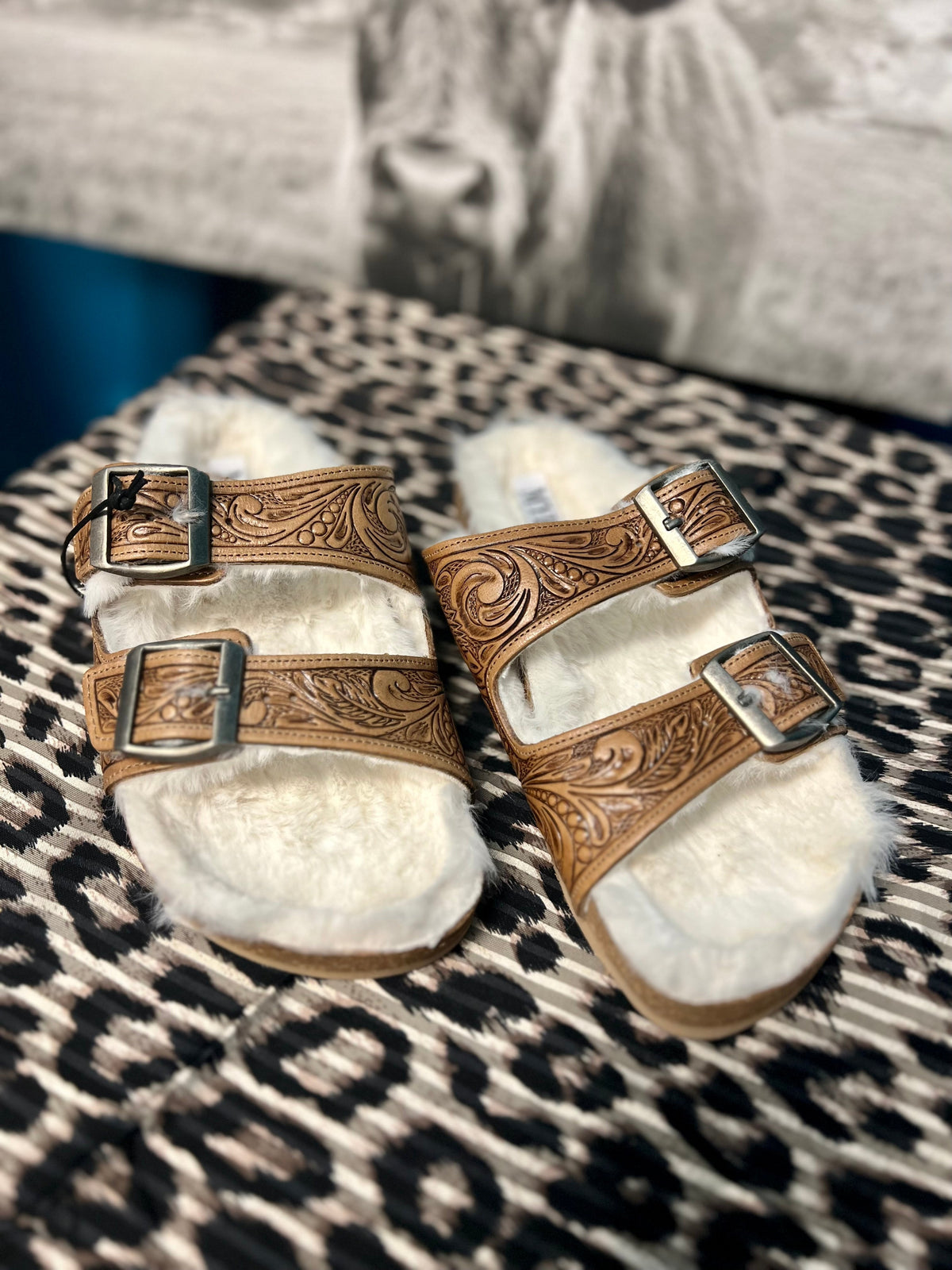 Myra Fuzzy Sandal*