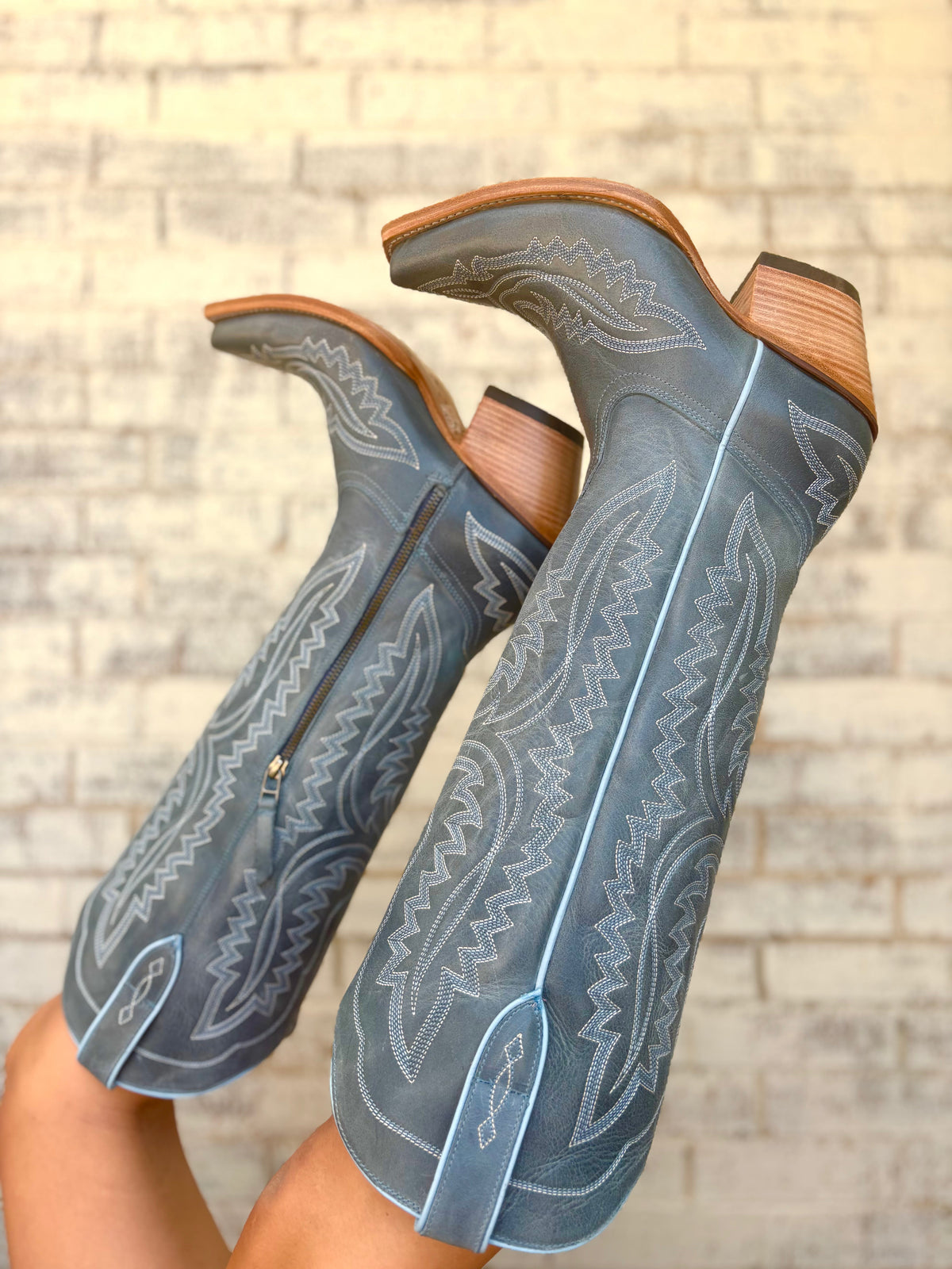 Women's Ariat Vintage Denim Casanova XToe Boots