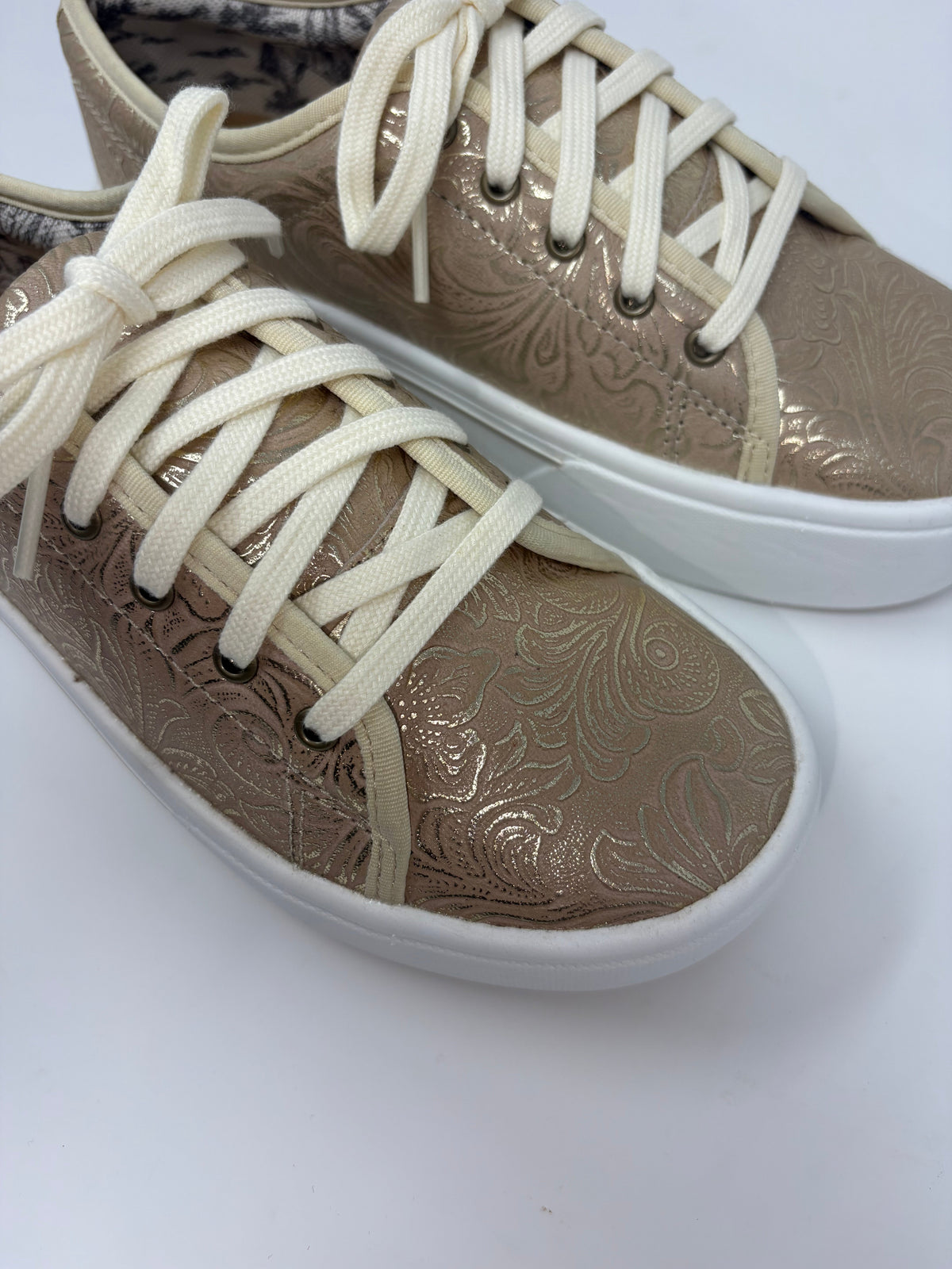 Women's Ariat Skylar Pearl Floral Embossed Shoes