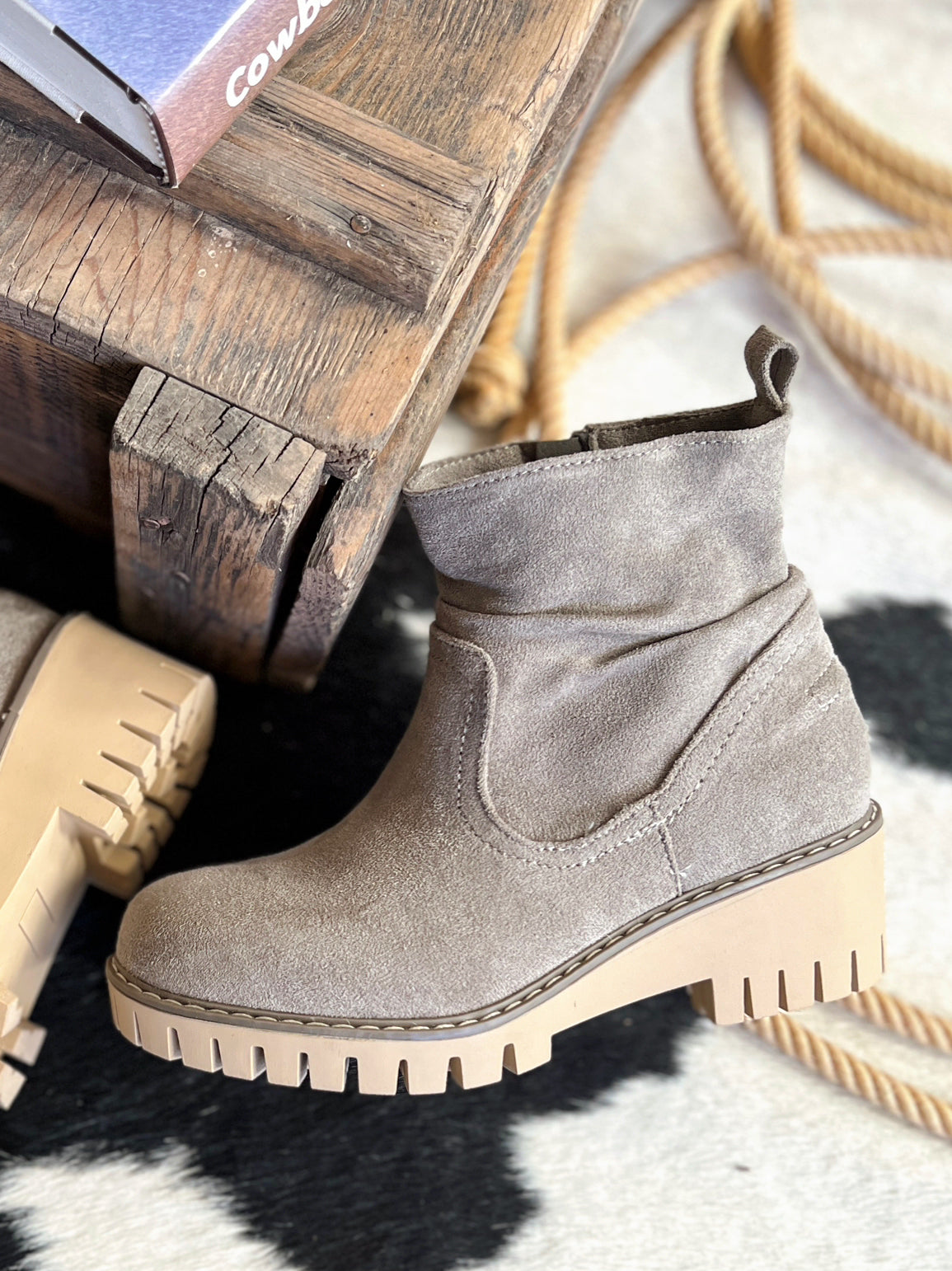 Gotta Go Now Booties*
