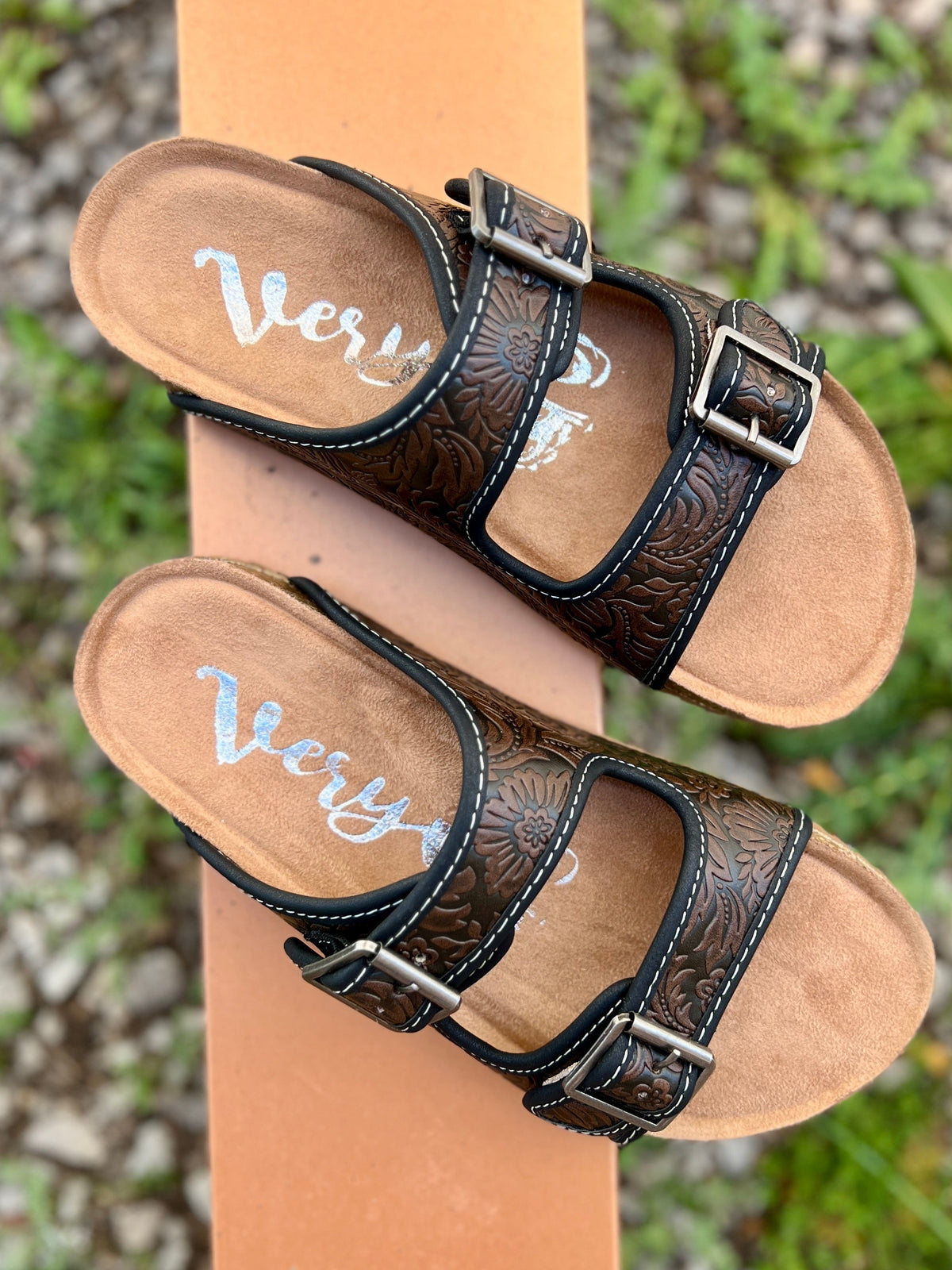 Berry Comfort Dark Chocolate Sandals