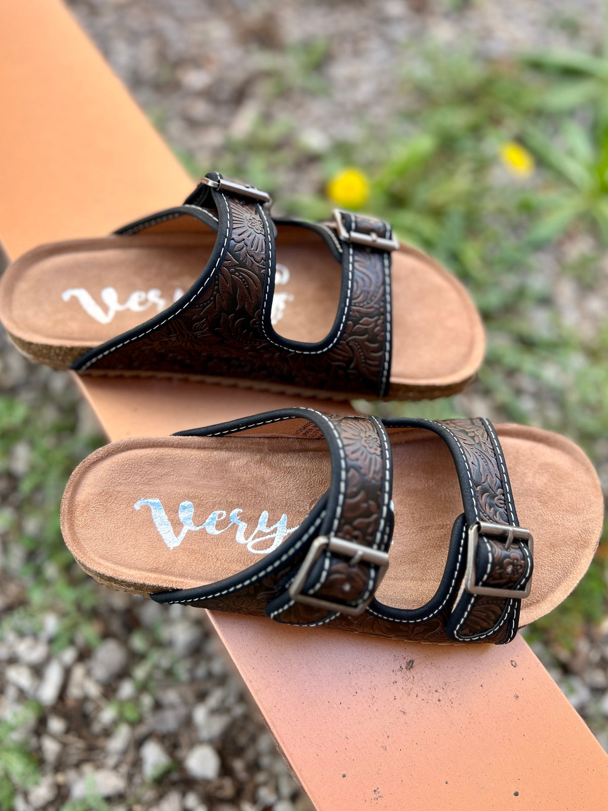 Berry Comfort Dark Chocolate Sandals