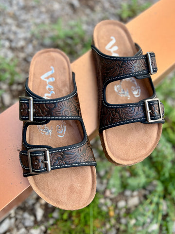Berry Comfort Dark Chocolate Sandals