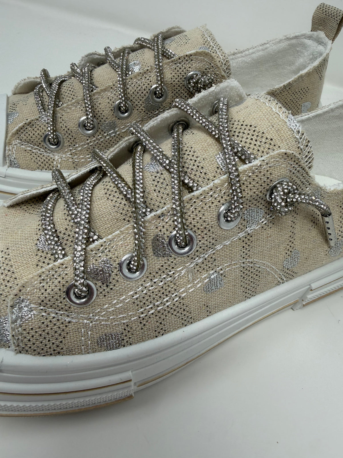 Aman Natural & Silver Heart Sneakers