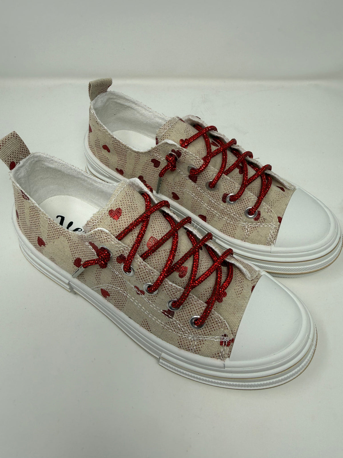 Aman Natural & Red Heart Sneakers